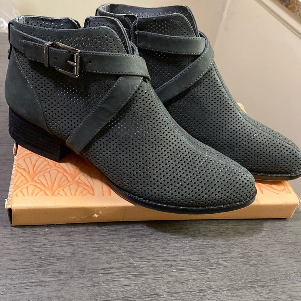 Vince Camuto Casha ankle boots
